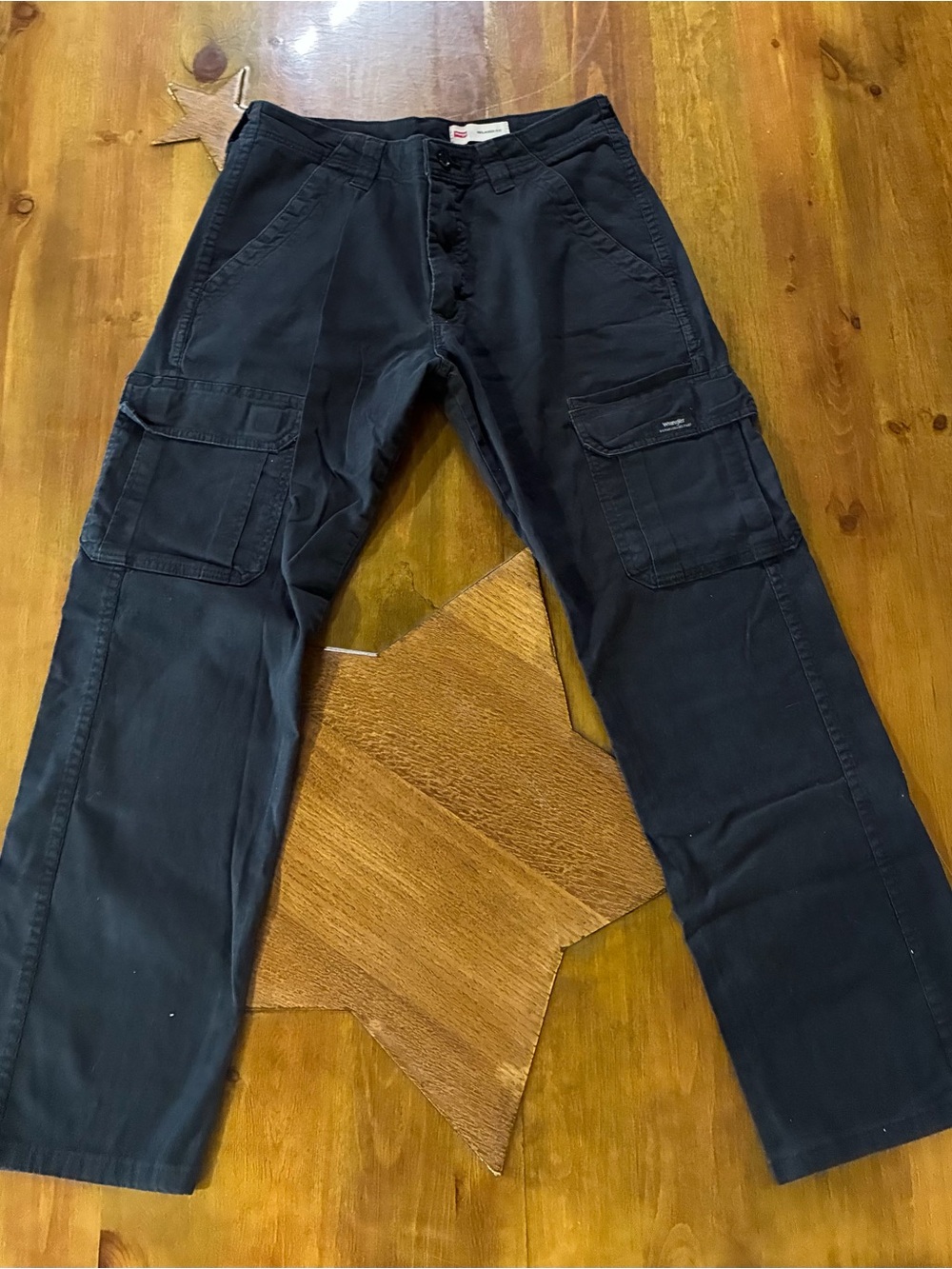 Wrangler cargo navy pants relaxed fit 30 x 30 men’s